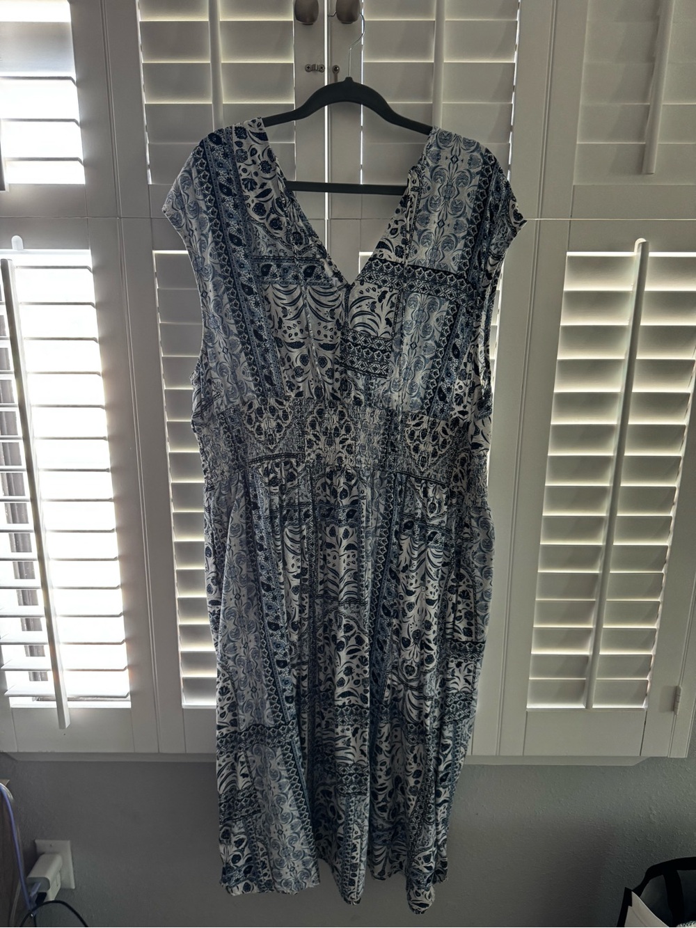 Blue & White Printed V-Neck Midi Dress